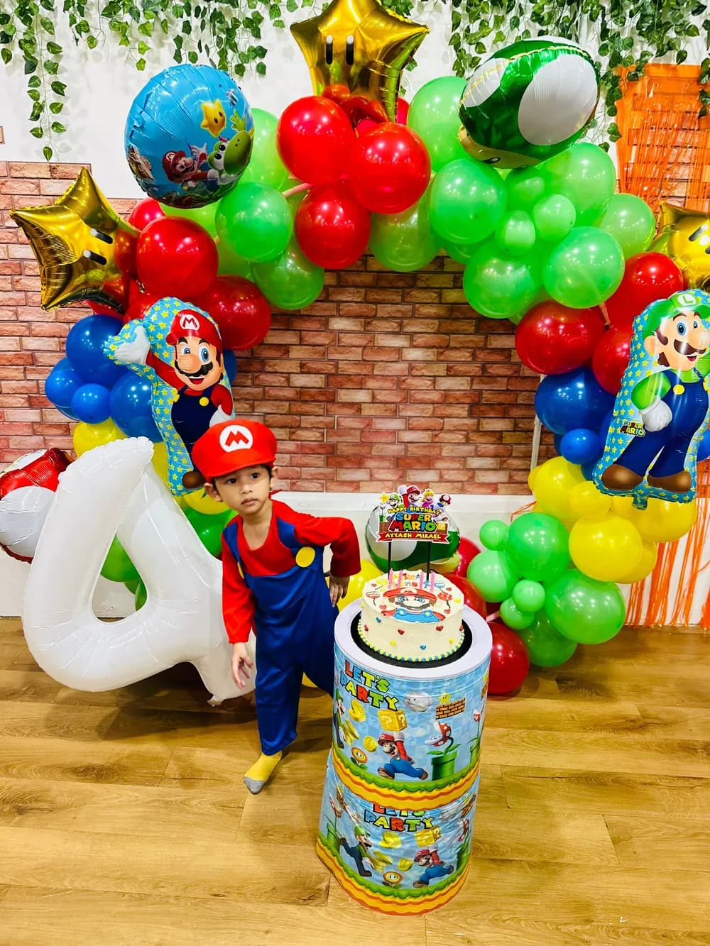 Custom balloon backdrop for a themed birthday party at Play Kingdoms